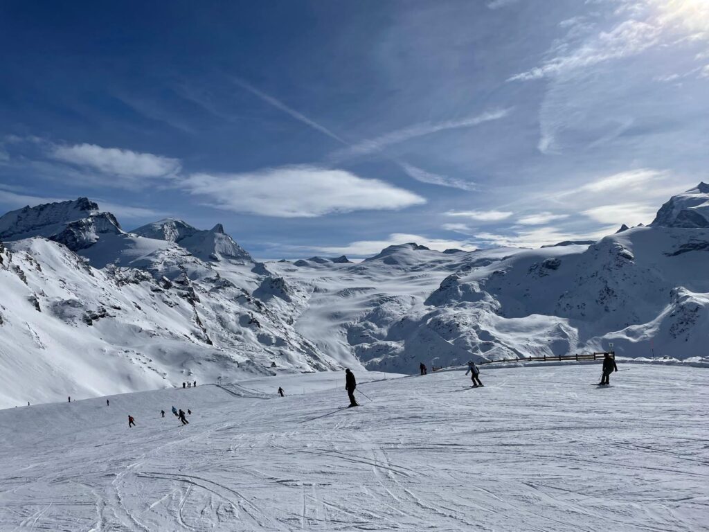 La montagne peut soigner, aider à l’ancrage des personnes.